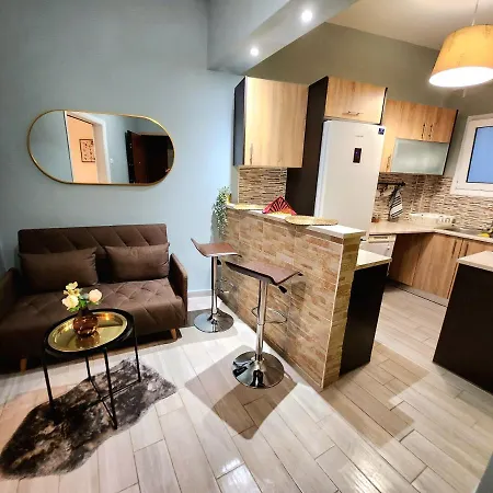 Downtown Athens Apartment-2